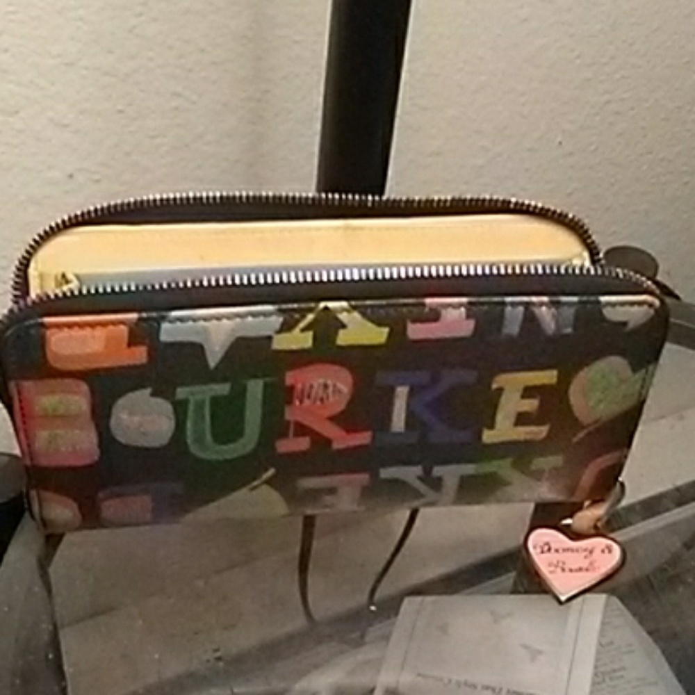 Dooney & Bourke wallet